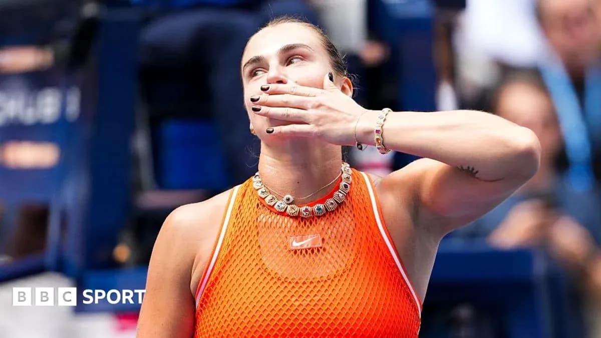 Joueuse de tennis saluant le public après un match