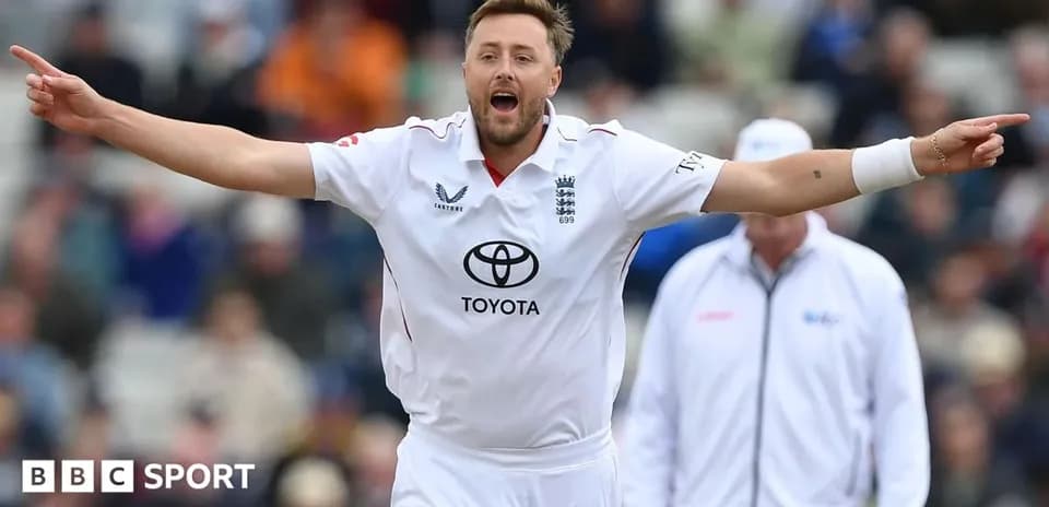 Joueur anglais célébrant un wicket lors d'un match