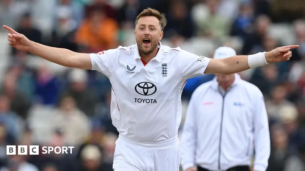 Joueur anglais célébrant un wicket lors d'un match