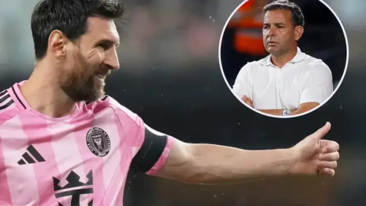 Lionel Messi celebrating during match with coach in inset