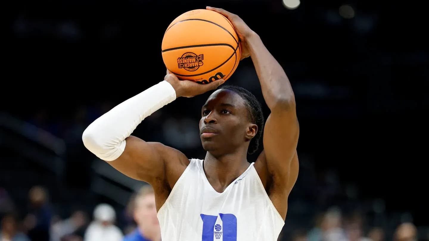 Joueur de basket s'apprêtant à tirer au panier