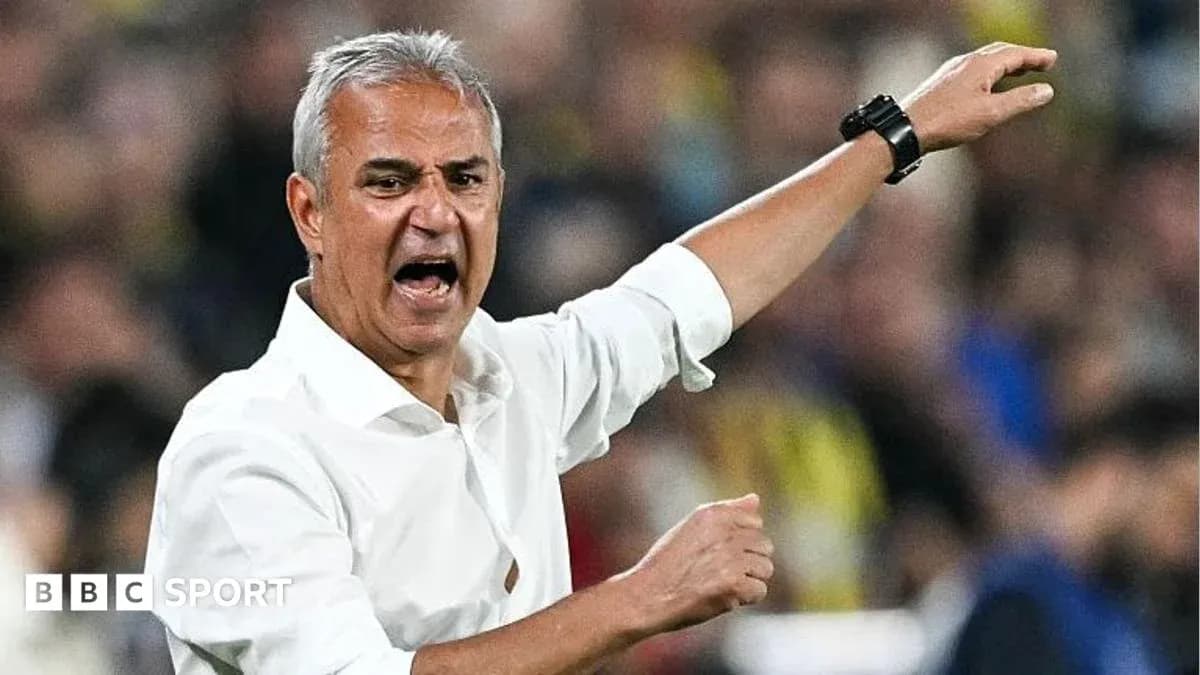 Entraîneur donnant des instructions lors d'un match