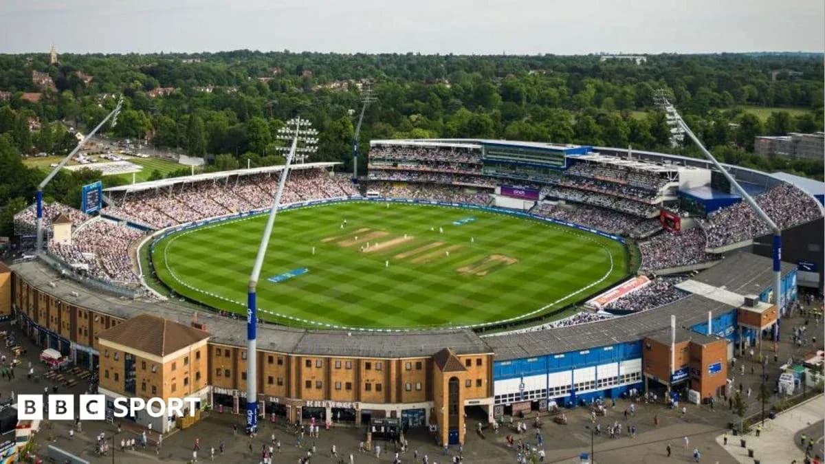 Vue aérienne d'un match de cricket au stade