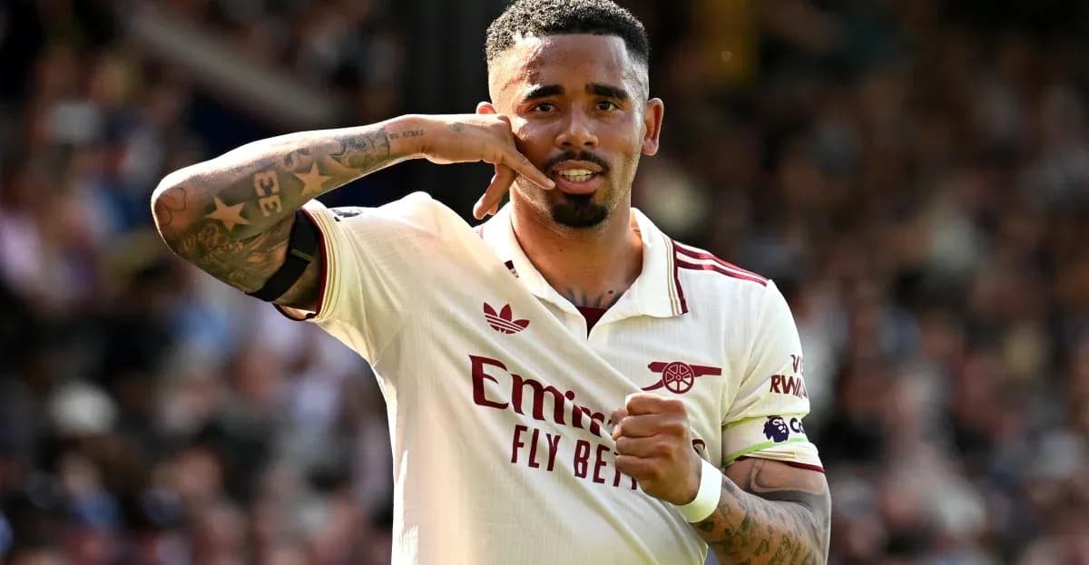 Joueur d'Arsenal célébrant un but sur le terrain