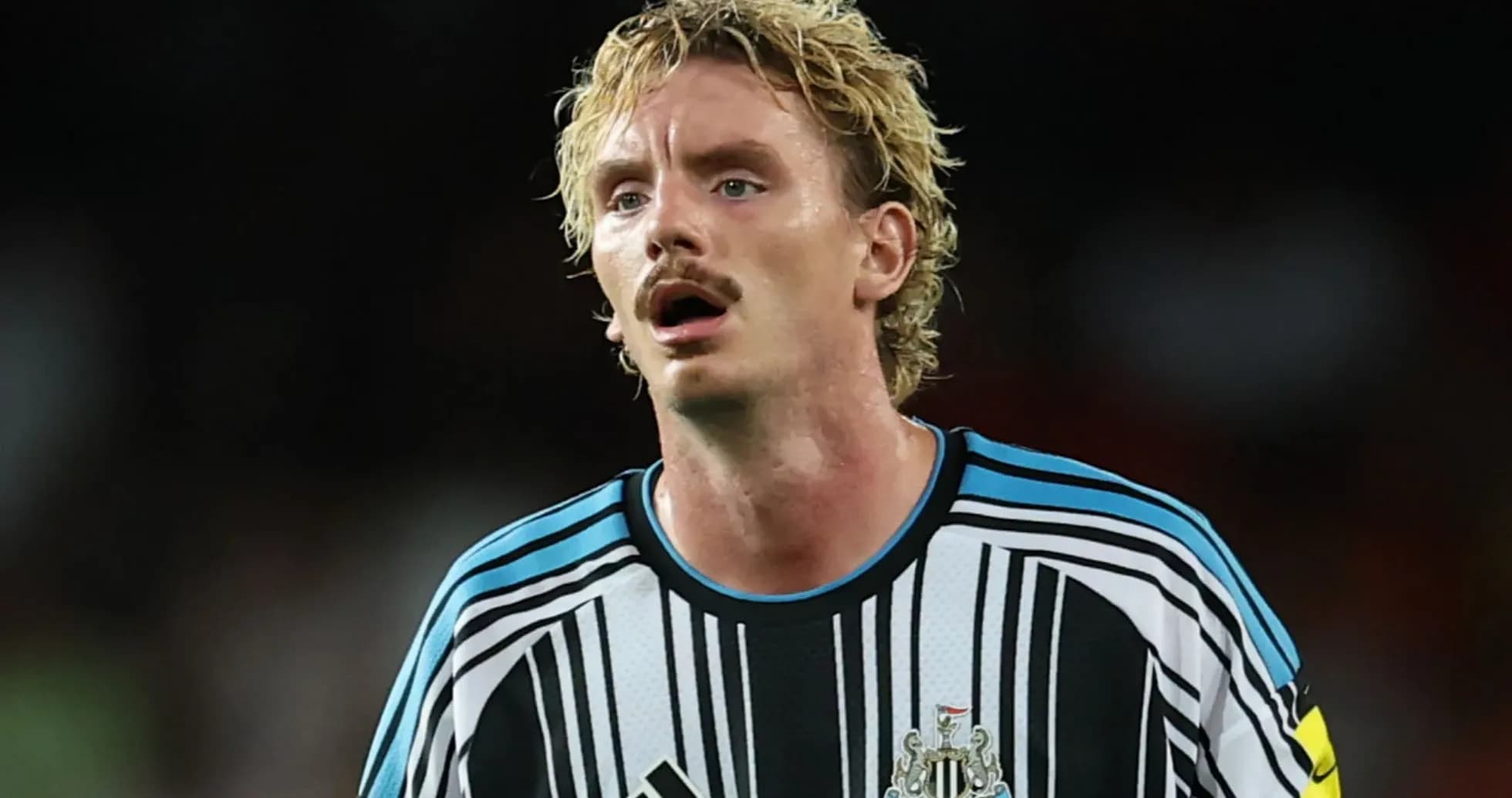 Joueur de Newcastle United en tenue de match