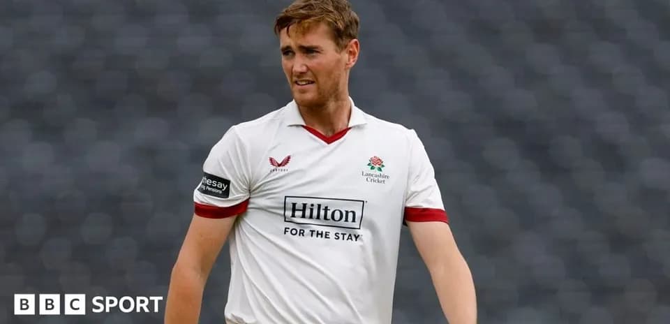 Joueur de cricket de Lancashire sur le terrain