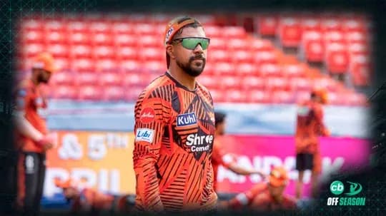 Joueur en tenue d'entraînement sur le terrain