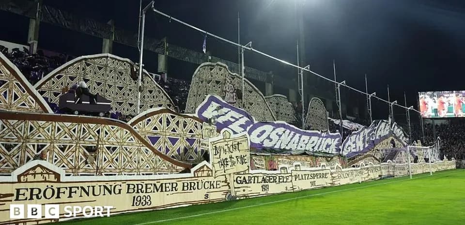 Tifos des supporters d'Osnabrück dans le stade