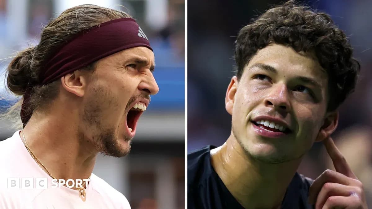 Deux joueurs de tennis, l'un en train de crier