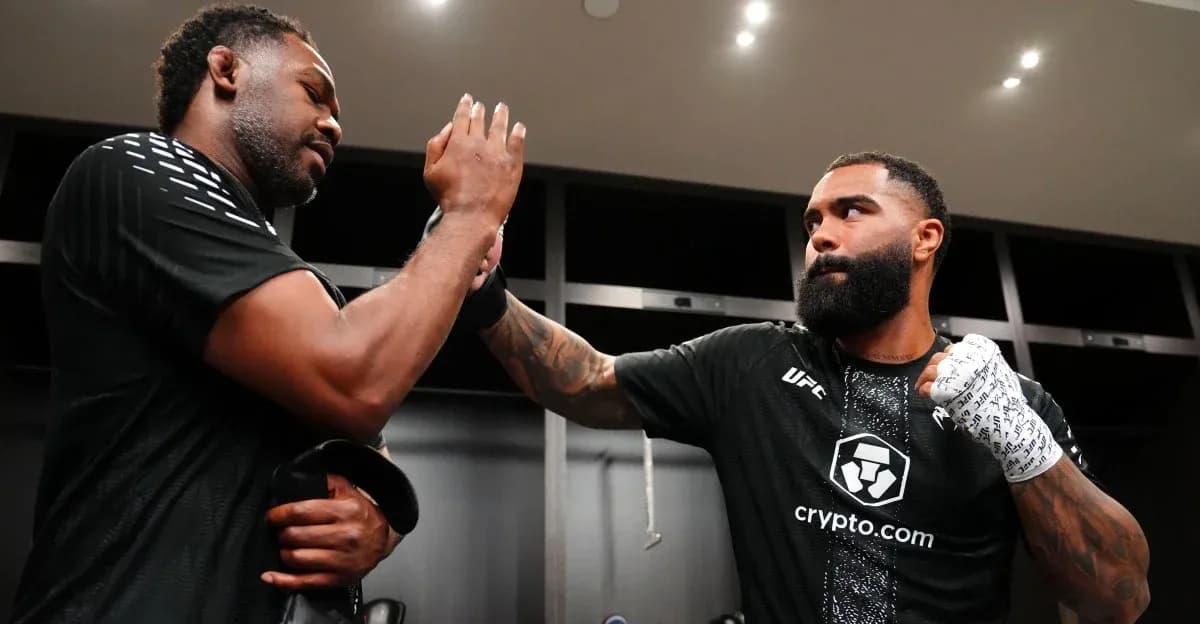 Deux combattants se préparant dans le vestiaire UFC