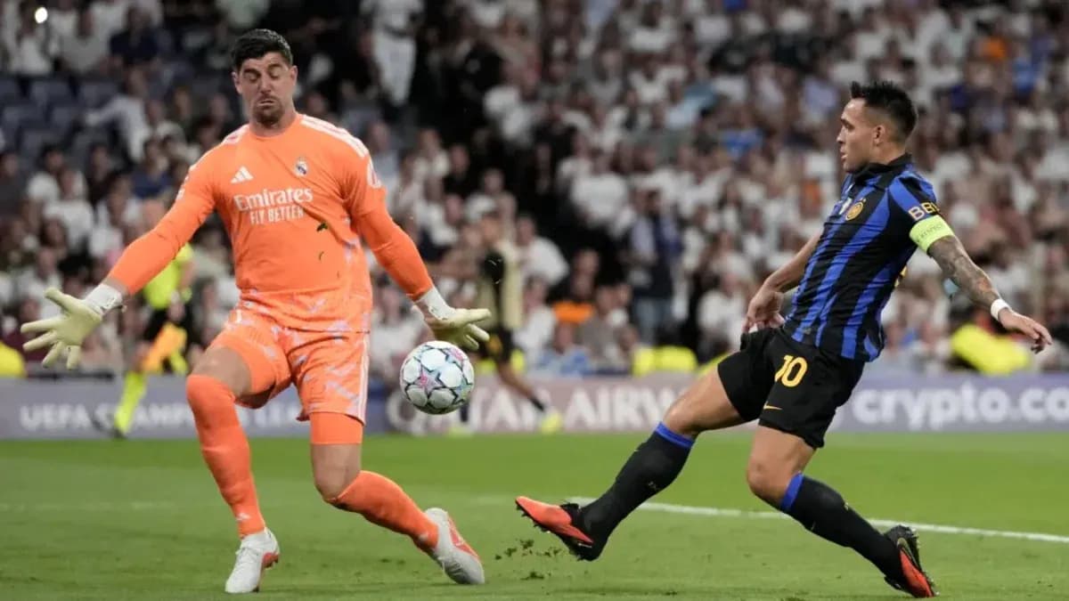 Gardien de but de Madrid face à un tir d'Inter