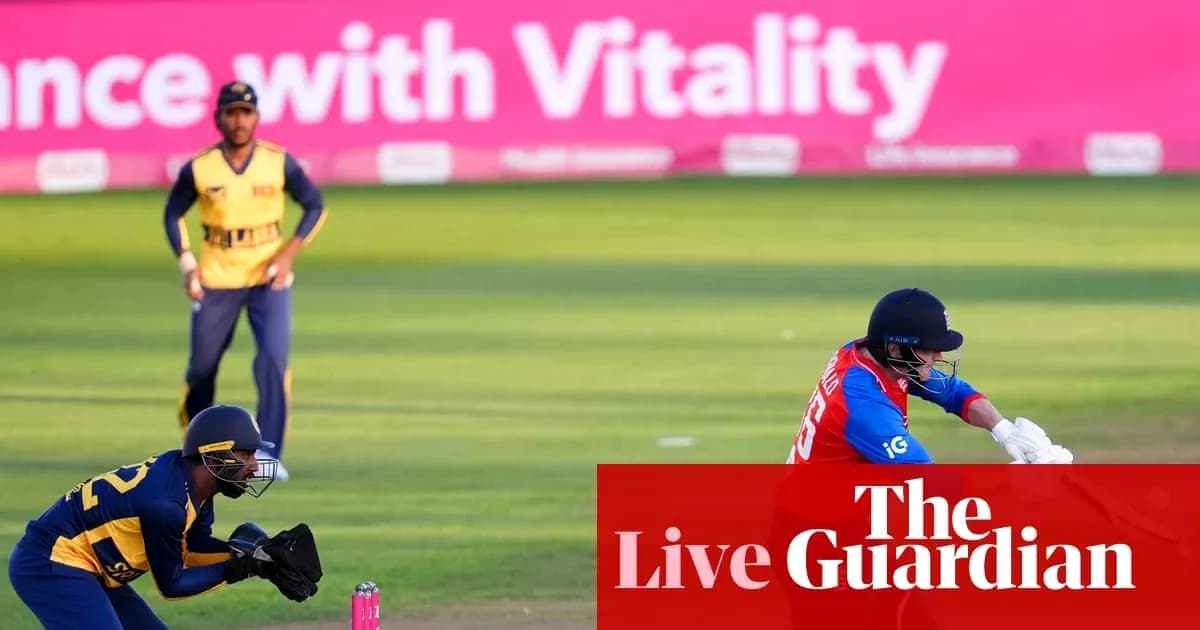 Joueur de cricket frappant la balle en match