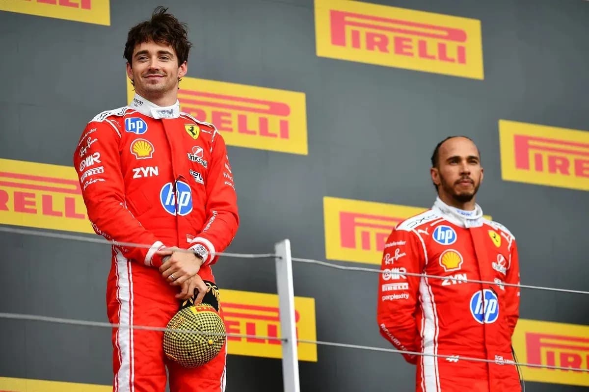 Pilotes de Formule 1 sur le podium après la course