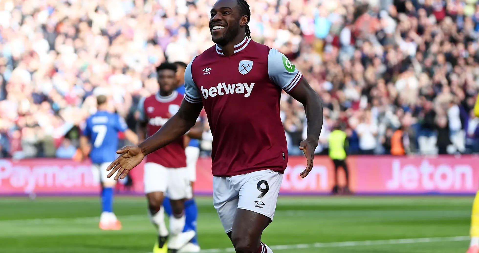 Joueur de West Ham célébrant un but au stade