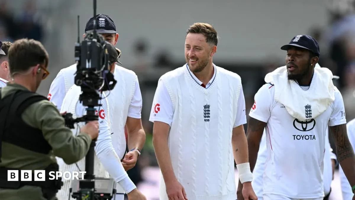 Joueurs de cricket anglais se rendant à l'interview
