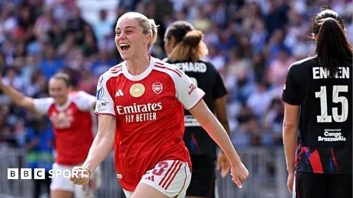 Joueuse d'Arsenal célébrant un but pendant le match