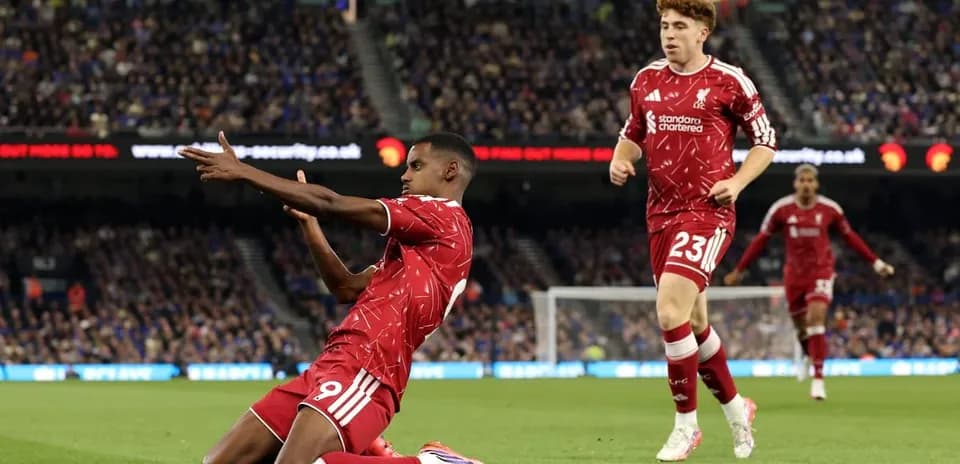 Joueur de Liverpool célébrant un but au match