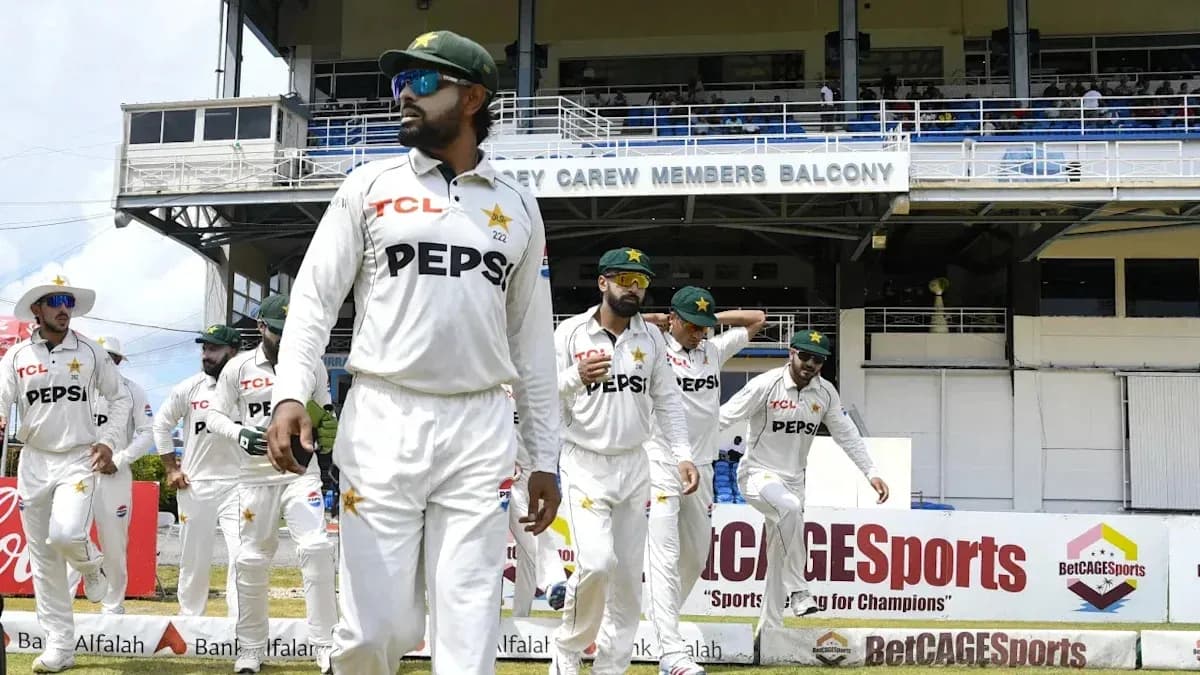 Équipe de cricket du Pakistan entrant sur le terrain