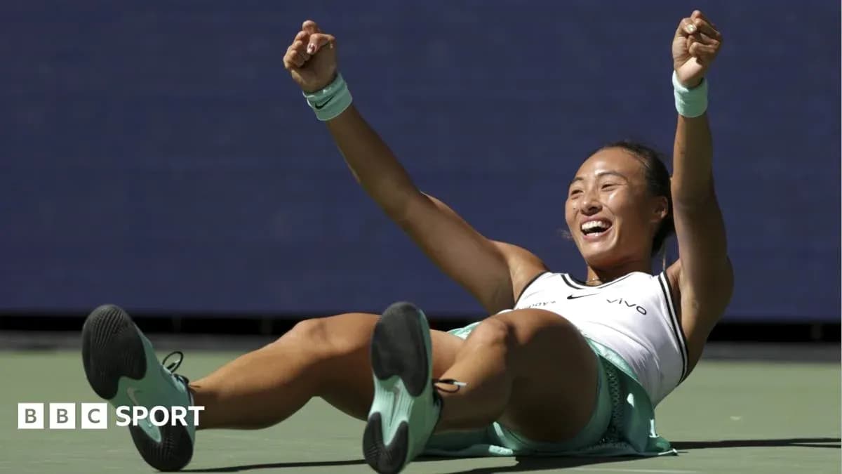 Joueuse de tennis célébrant sur le court
