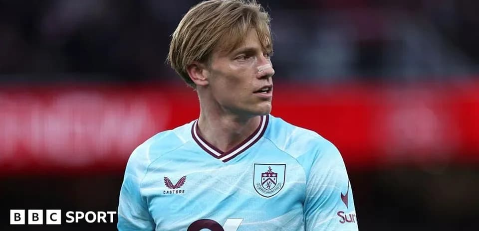Joueur de Burnley en action sur le terrain