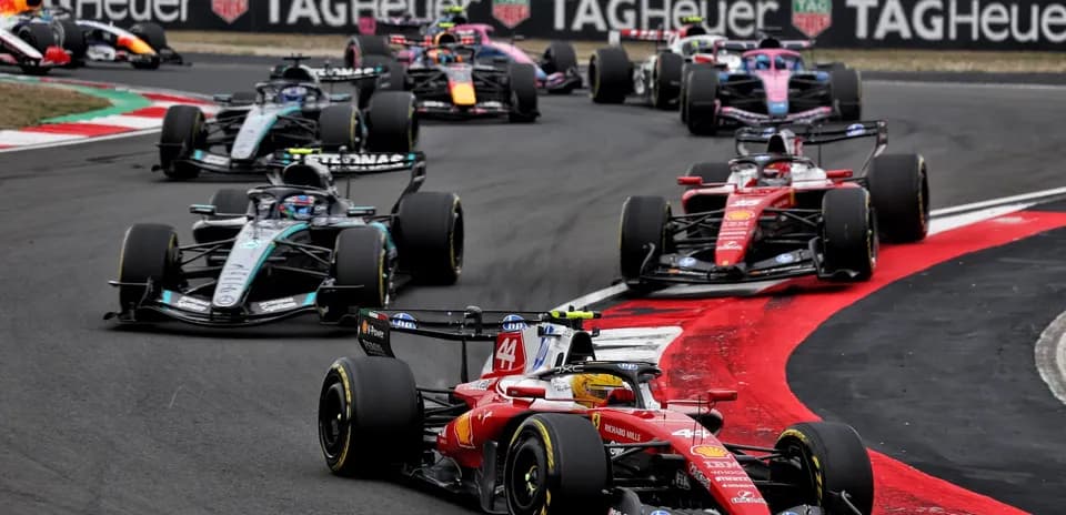 Course de Formule 1 avec plusieurs voitures en action