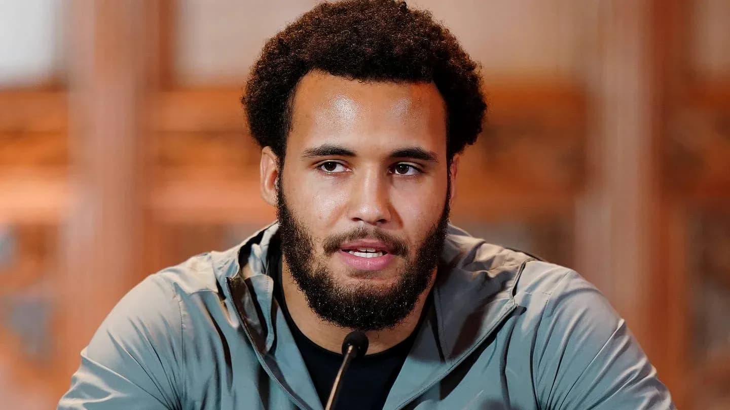 Joueur lors d'une conférence de presse