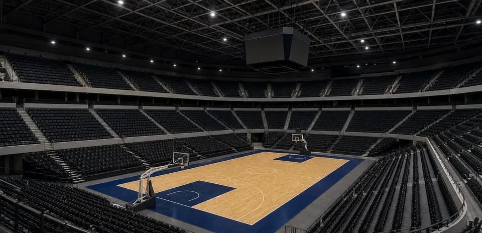 Vue panoramique d'un terrain de basket vide