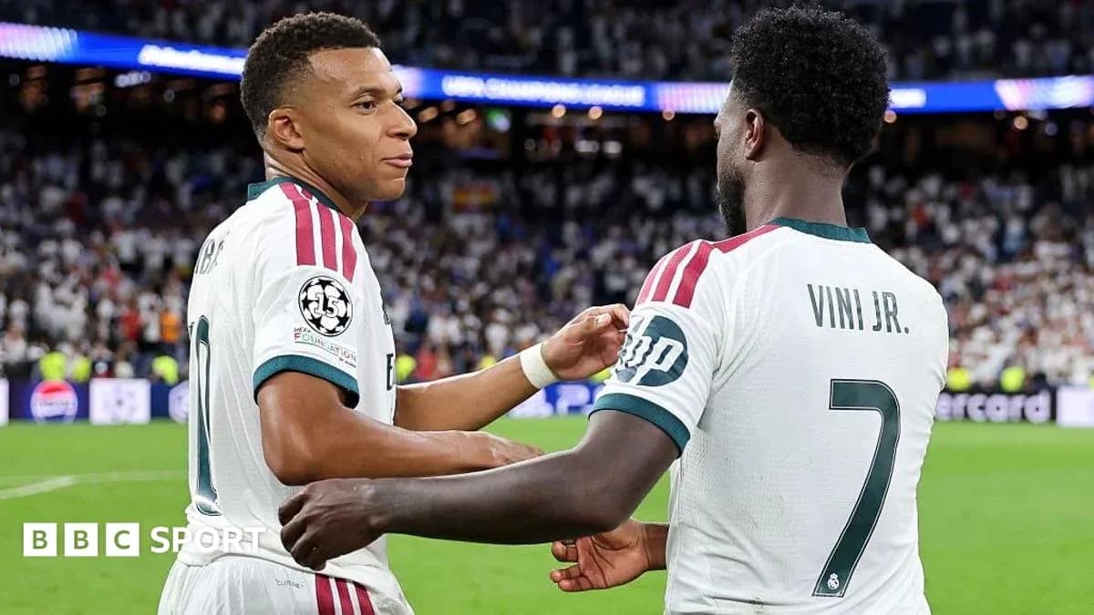 Mbappé et Vini Jr. célébrant sur le terrain