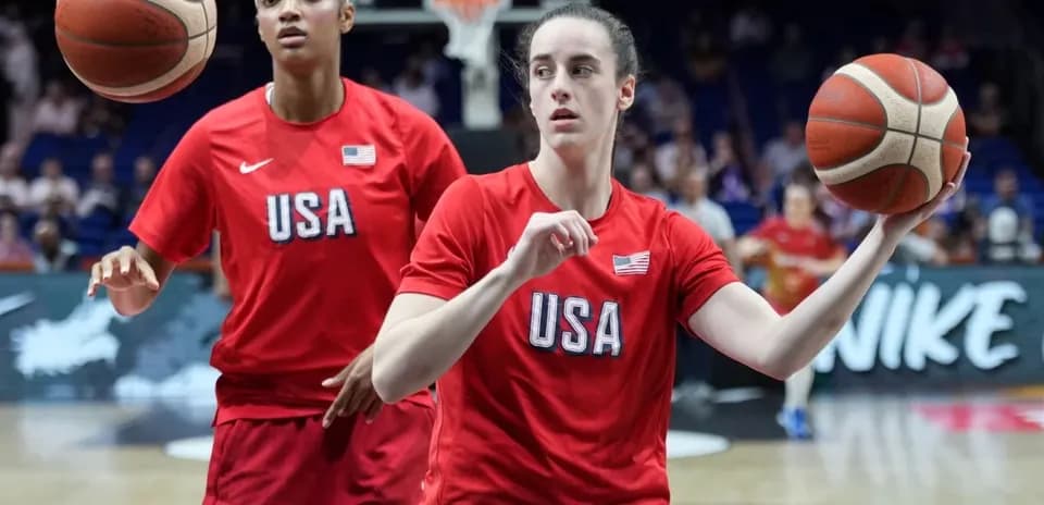 Joueuses de l'équipe USA s'échauffant avec un ballon