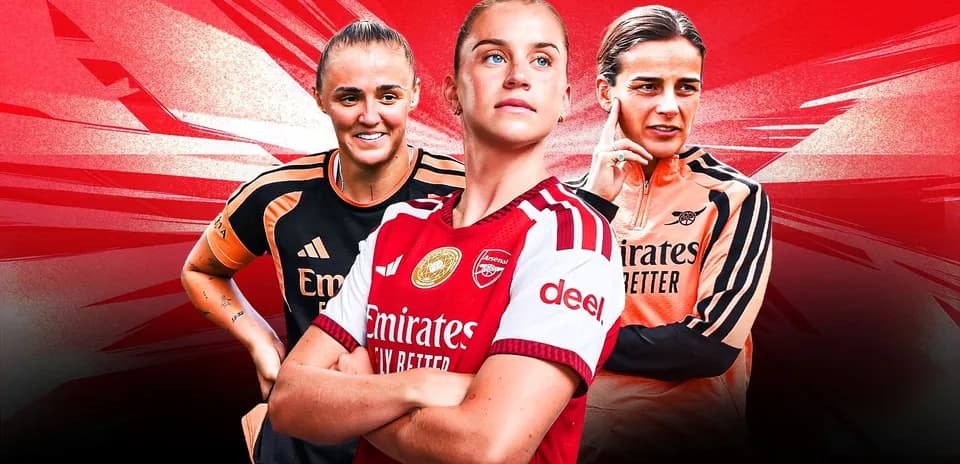 Trois joueuses d'Arsenal en maillots d'équipe