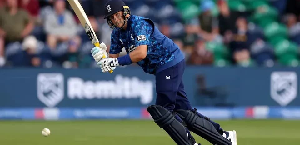 Batteur anglais en action lors d'un match de cricket