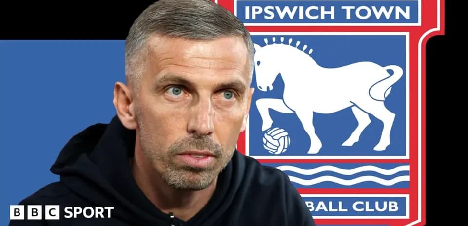 Entraîneur d'Ipswich Town lors d'une conférence de presse