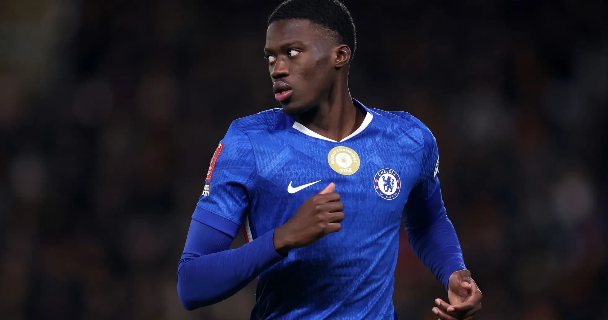 Joueur de Chelsea en action sur le terrain