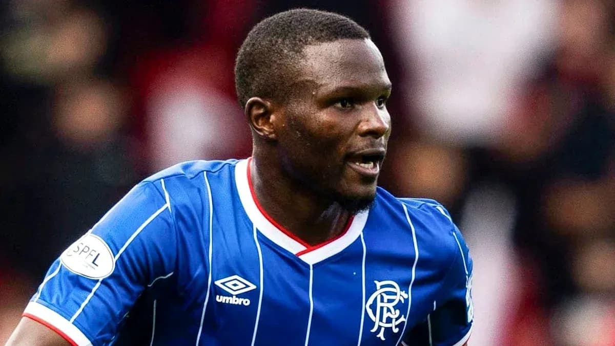 Joueur du Rangers en maillot bleu en action