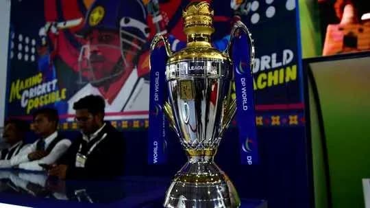 Trophée de la ligue de cricket sur un stand