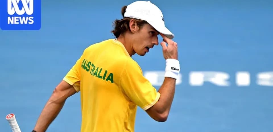 Joueur de tennis australien sur le court