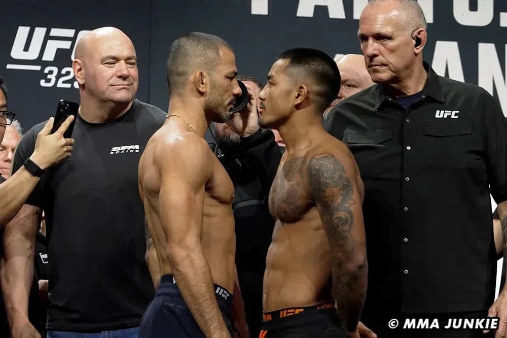Deux combattants face à face lors de la pesée UFC