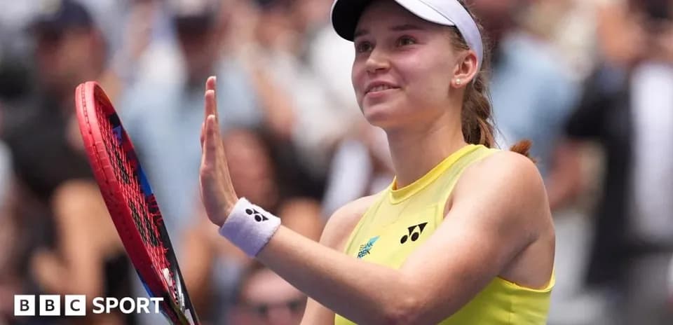 Joueuse de tennis saluant le public après un match