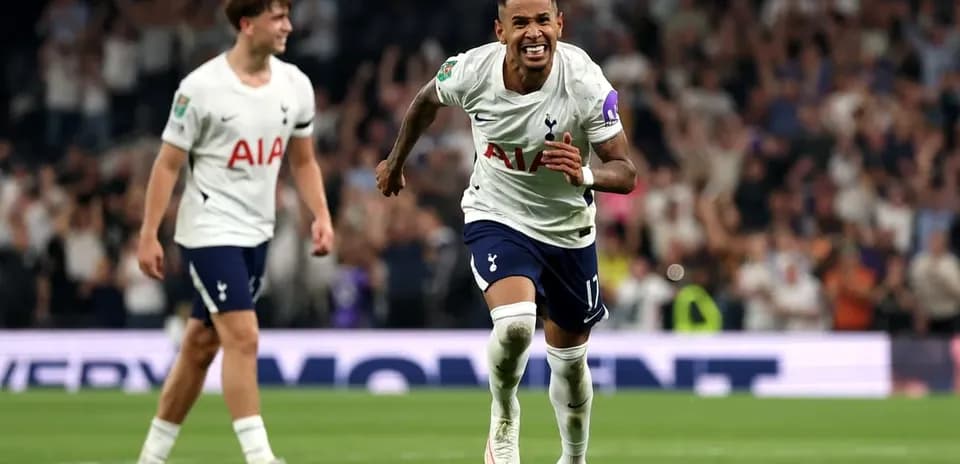 Joueur de Tottenham célébrant un but pendant le match