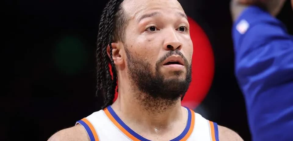 Joueur de basketball avec un maillot de l'équipe