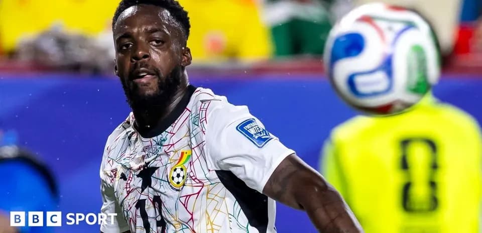 Joueur de Ghana en action avec le ballon