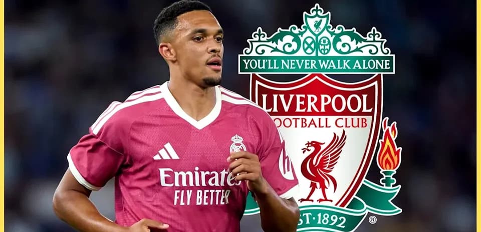 Joueur en maillot rose avec logo Liverpool en arrière-plan