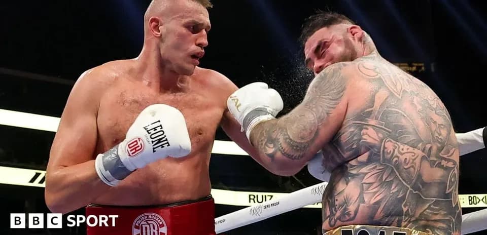 Boxeurs s'affrontant dans le ring de boxe