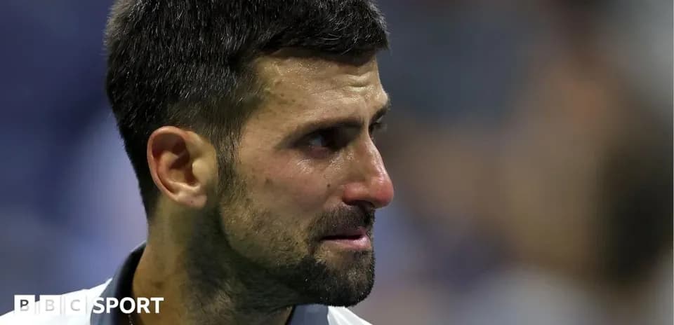 Joueur de tennis en larmes après un match