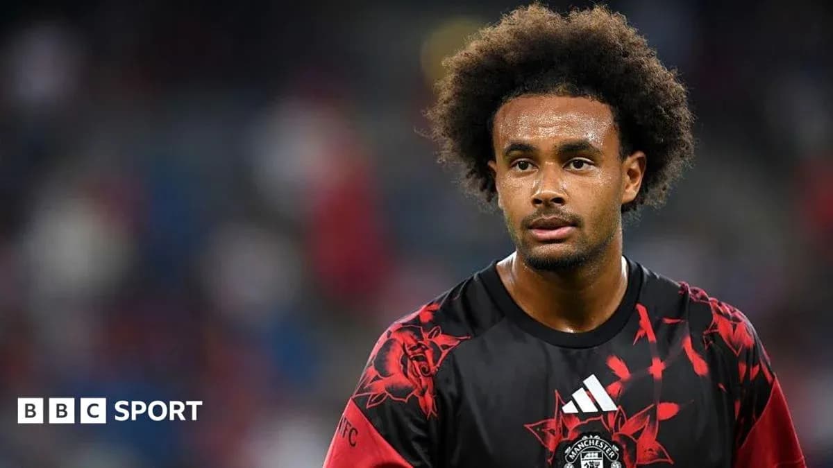 Joueur en tenue d'entraînement sur le terrain