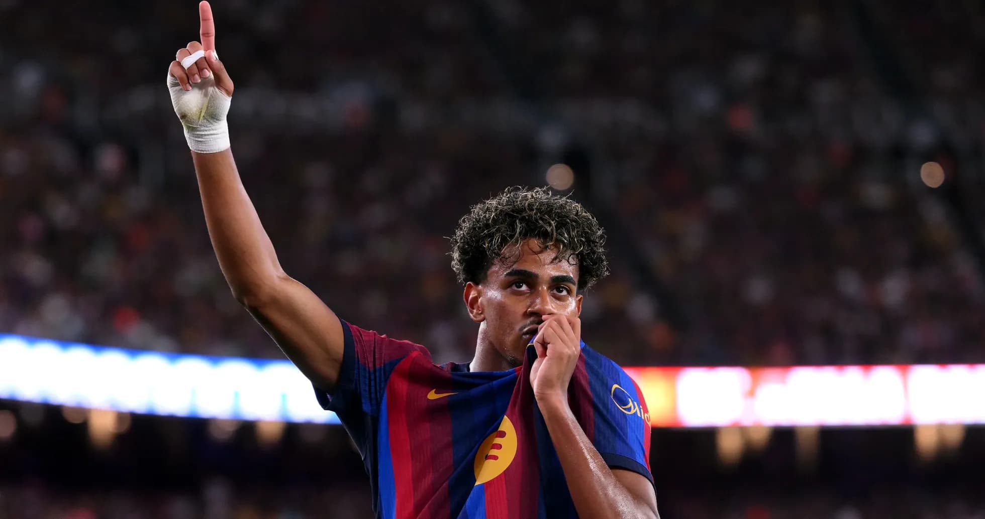 Joueur de Barcelone célébrant un but au stade