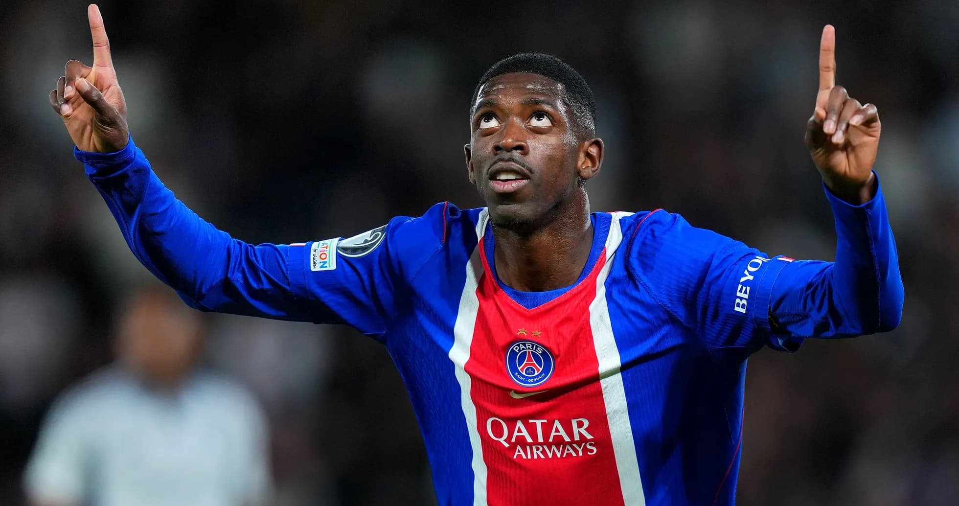 Joueur du PSG célébrant un but au stade