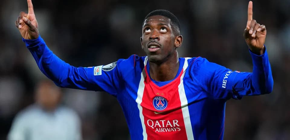 Joueur du PSG célébrant un but au stade