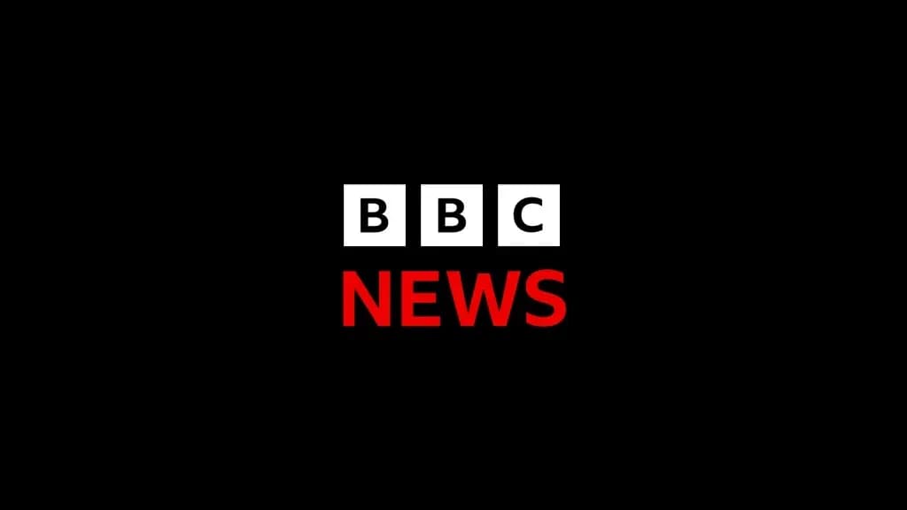 Logo de BBC News sur fond noir