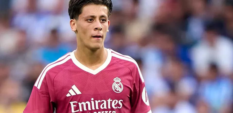 Joueur de football en maillot du Real Madrid